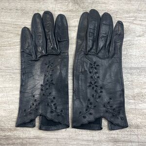 Vintage Women Kid Leather Black Gloves Wrist Length Embellishment Small